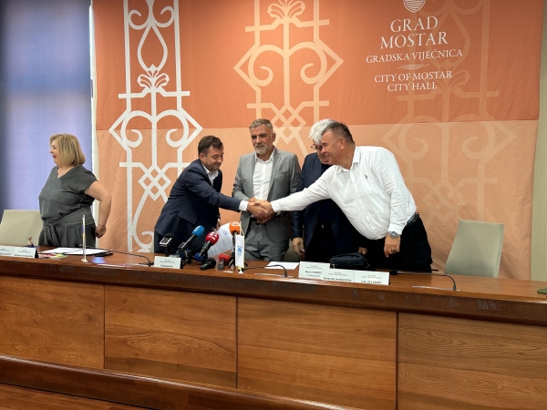 U Gradskoj vijećnici potpisan Ugovor za izgradnju olimpijskog bazena u Mostaru