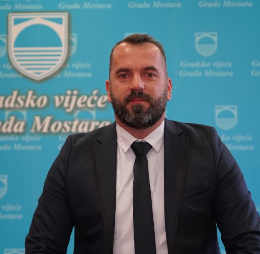 Enis Čamo